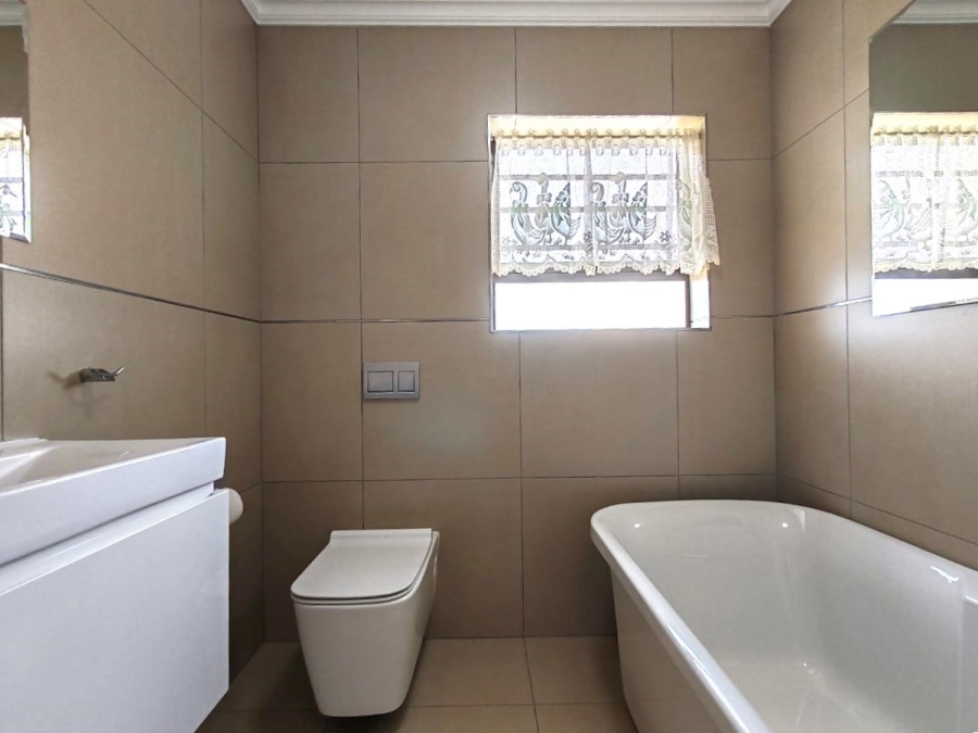  Bedroom Property for Sale in Sherwood Eastern Cape